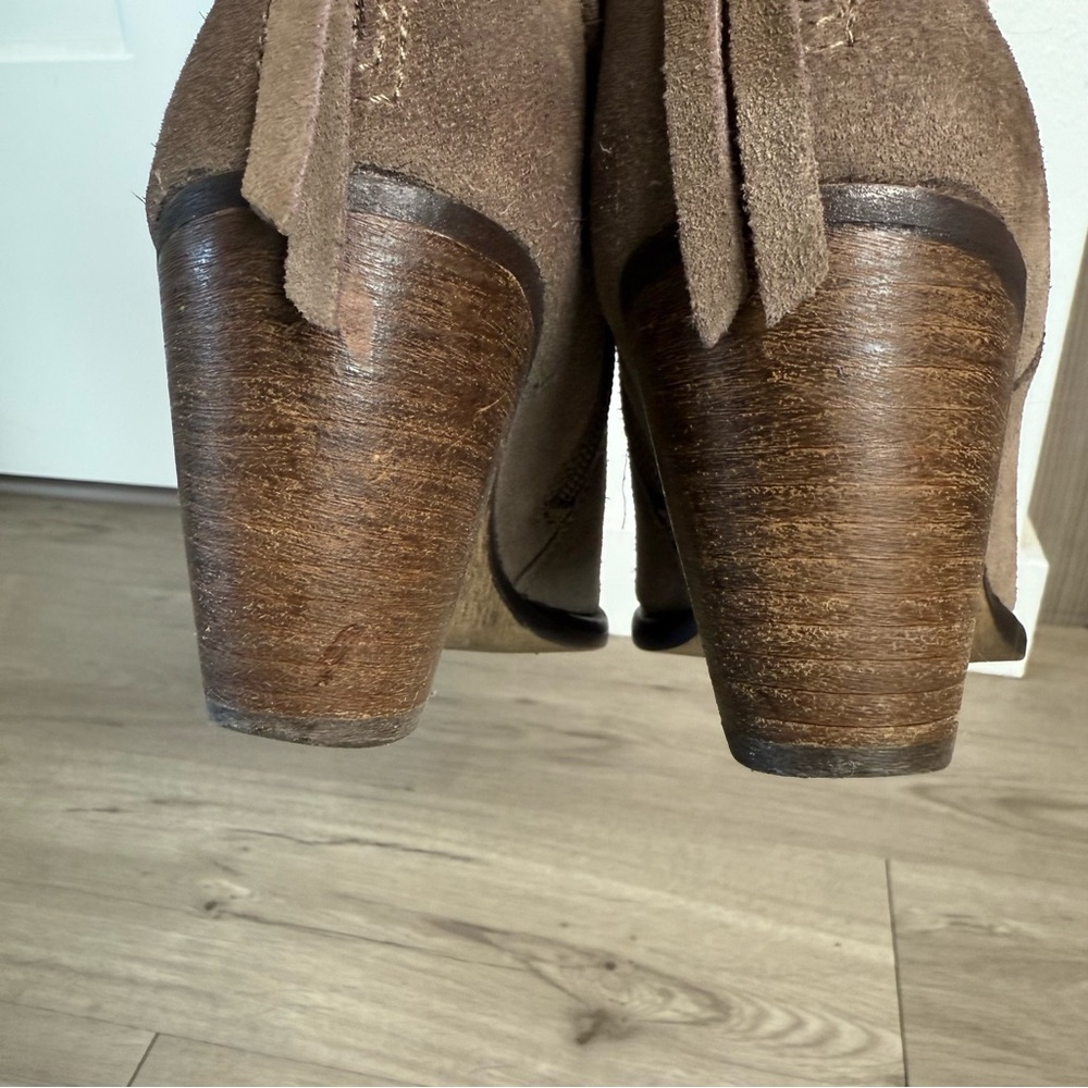 Steve‎ Madden Taupe Milaan Leather Suede Heeled Ankle Bootie - Picture 9 of 11